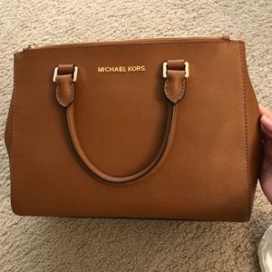 Michael Kors Sutton Medium Satchel